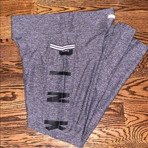 PINK medium ultimate gray legging - Picture 2 of 3